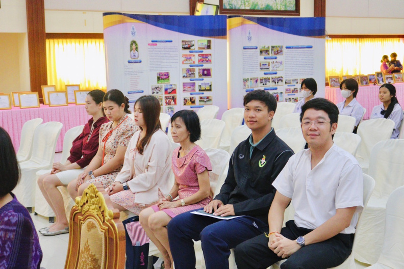 LINE_ALBUM_2566-12-21 ประเมินนักเรียนพระราชทาน_๒๓๑๒๒๒_201.jpg