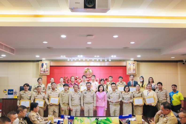 LINE_ALBUM_2566-12-18 มอบรางวัลประกวดขบวนแห่หลวงพ่อโสธ_๒๓๑๒๒๓_20.jpg