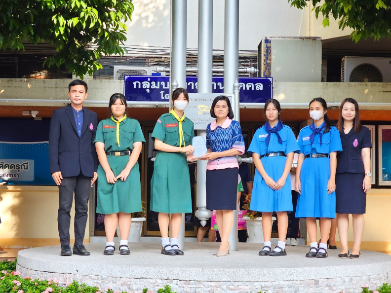 LINE_ALBUM_2566-12-13 มอบรางวัลนวัตกรรมทางการงานอาชีพ GPA_๒๓๑๒๑๓_1.jpg