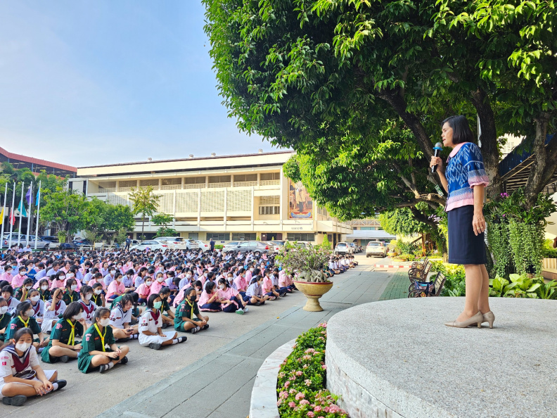 LINE_ALBUM_2566-12-13 มอบรางวัลนวัตกรรมทางการงานอาชีพ GPA_๒๓๑๒๑๓_23.jpg