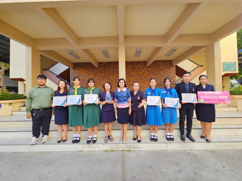 LINE_ALBUM_2566-12-13 มอบรางวัลนวัตกรรมทางการงานอาชีพ GPA_๒๓๑๒๑๓_26.jpg