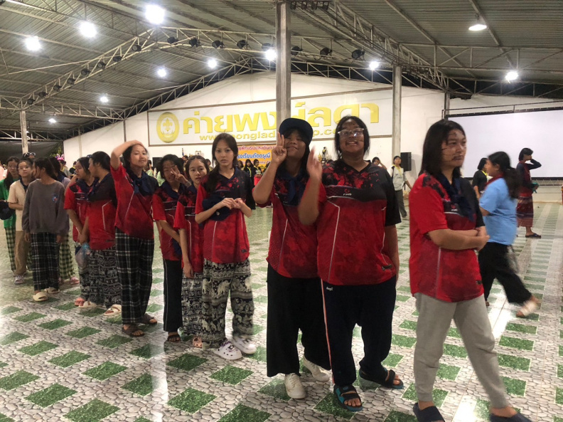LINE_ALBUM_66-12-1-2 ค่ายพักแรม ม.2_๒๓๑๒๐๖_212.jpg
