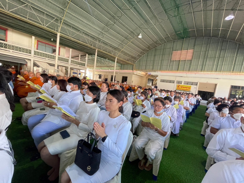 LINE_ALBUM_พิธีเจริญพระพุทธมนต์ถวายพระพรชัยมงคล_๒๓๑๒๐๖_6.jpg