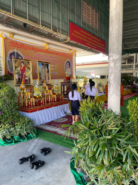 LINE_ALBUM_พิธีเจริญพระพุทธมนต์ถวายพระพรชัยมงคล_๒๓๑๒๐๖_13.jpg