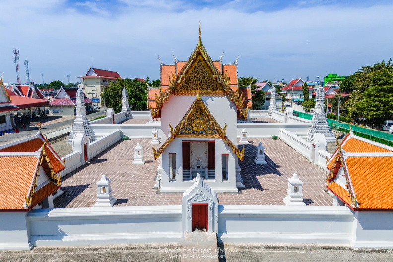 LINE_ALBUM_พิธีเจริญพระพุทธมนต์ถวายพระพรชัยมงคล_๒๓๑๒๐๖_42.jpg