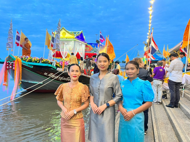 LINE_ALBUM_261166 แห่หลวงพ่อโสธรทางน้ำ_231127_3.jpg