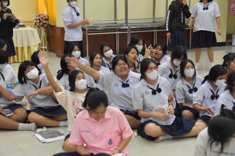 LINE_ALBUM_201166 กิจกรรมแนะแนวอาชีพให้กับนักเรียน ม ม.3_231127_41.jpg