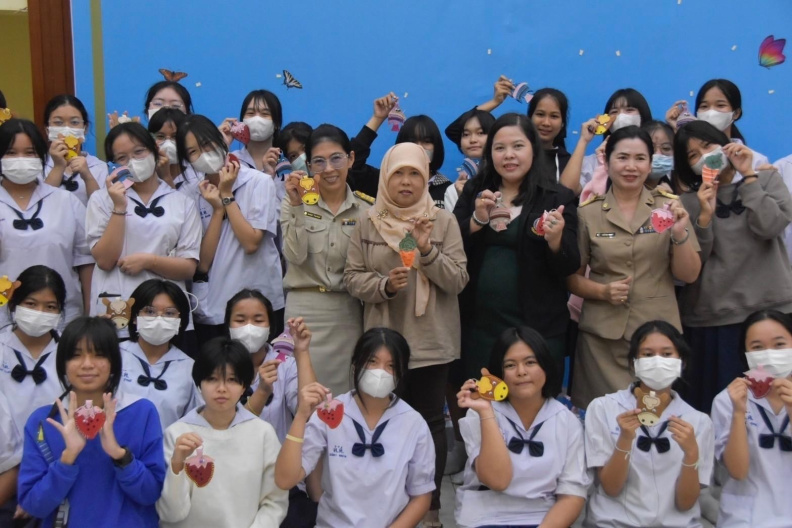 LINE_ALBUM_201166 กิจกรรมแนะแนวอาชีพให้กับนักเรียน ม ม.3_231127_43.jpg