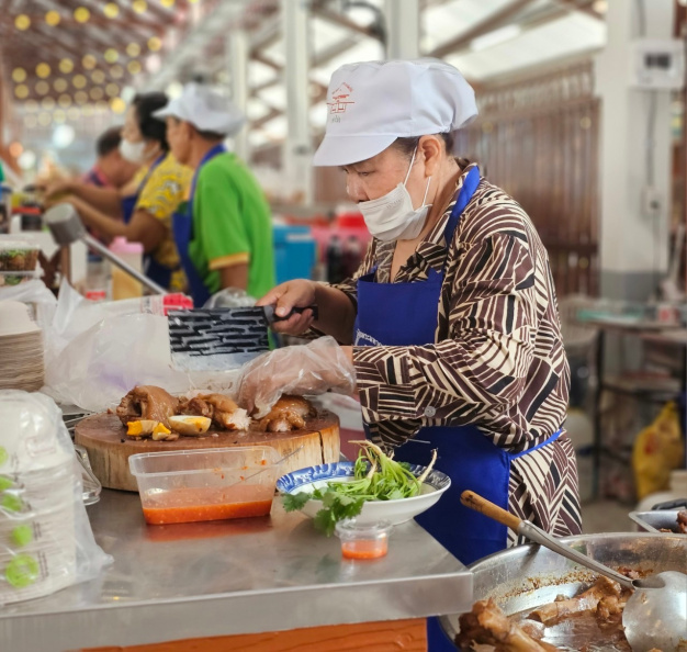 LINE_ALBUM_13-11-2566 เปิดตลาดทรัพย์สิน(ท่าไข่)_231114_8.jpg