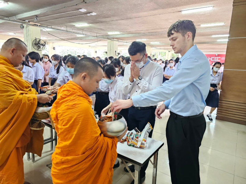 LINE_ALBUM_09-11-2566 ดัดดรุณีวิถีพุทธ_231109_19.jpg
