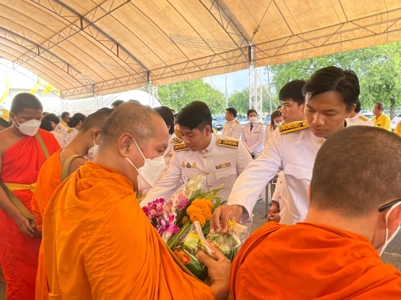 LINE_ALBUM_66-10-13 วันนวมินทรมหาราช_๒๓๑๐๒๖_50.jpg