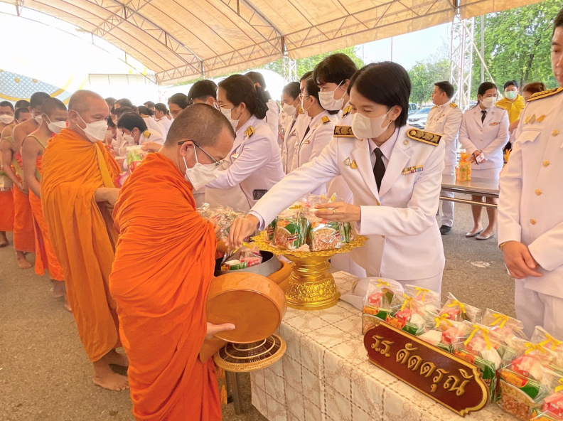 LINE_ALBUM_66-10-13 วันนวมินทรมหาราช_๒๓๑๐๒๖_58.jpg