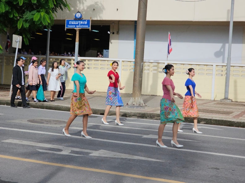 LINE_ALBUM_22-09-2566 ผ้าป่าโรงเรียน_231009_266.jpg