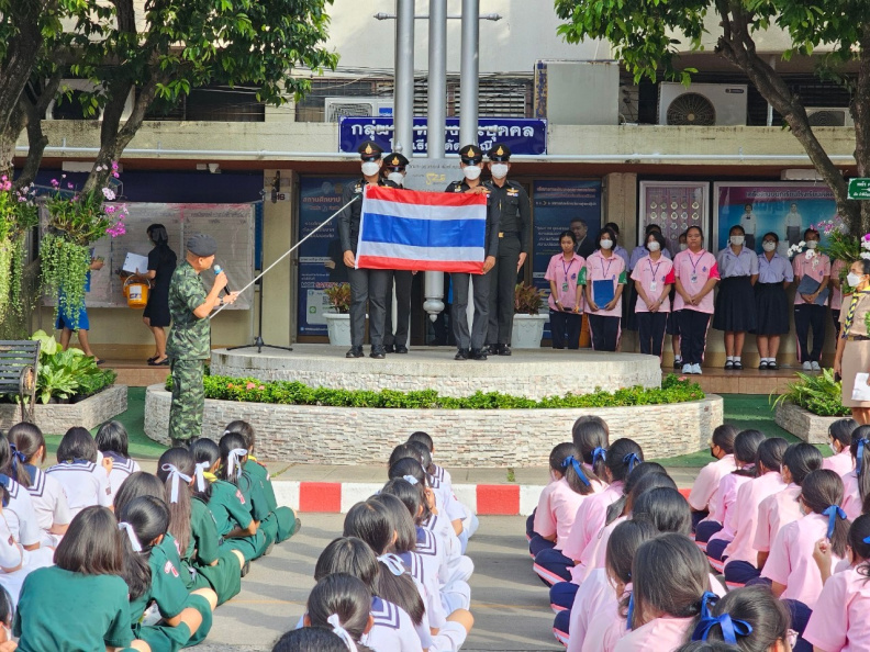 LINE_ALBUM_20-09-2566 กิจกรรมวันพระราชทานธงชาติไทย_231109_33.jpg