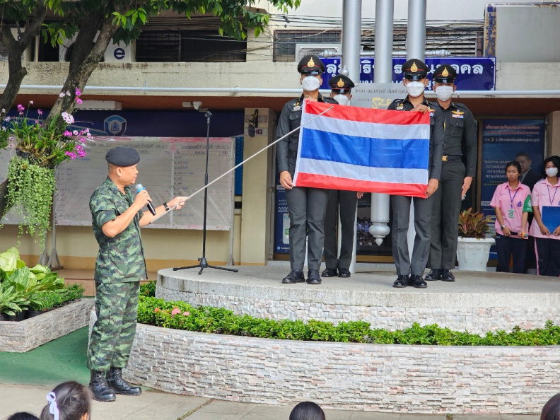 LINE_ALBUM_20-09-2566 กิจกรรมวันพระราชทานธงชาติไทย_231109_35.jpg
