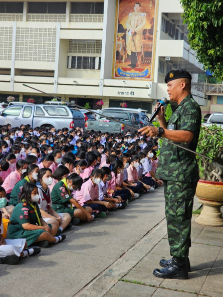 LINE_ALBUM_20-09-2566 กิจกรรมวันพระราชทานธงชาติไทย_231109_47.jpg