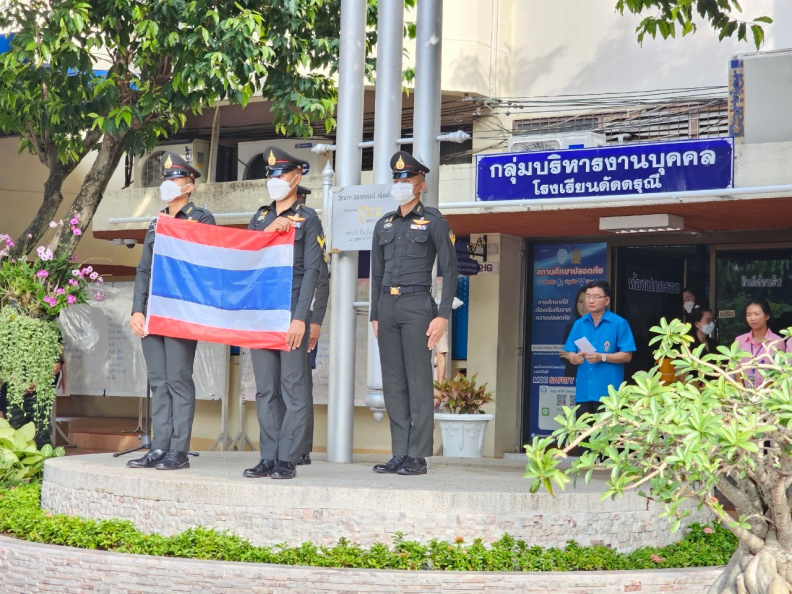 LINE_ALBUM_20-09-2566 กิจกรรมวันพระราชทานธงชาติไทย_231109_59.jpg