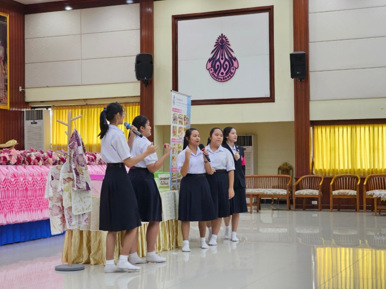 LINE_ALBUM_1592023ประเมินนร.พระราชทาน_๒๔๐๓๑๔_137.jpg
