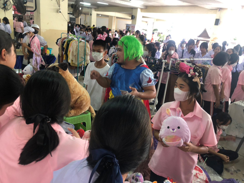 LINE_ALBUM_31-08-2566 ตลาดนัดอาชีพบนวิถีพอเพียง_230904_490.jpg