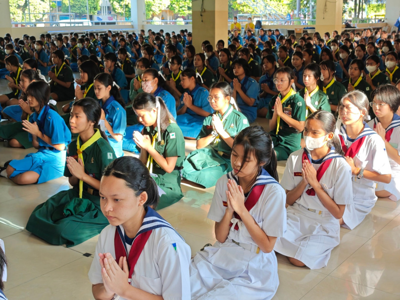 LINE_ALBUM_2567-12-04 พิธีทำบุญตักบาตรถวายเป็นพระราชกุ_241204_40.jpg