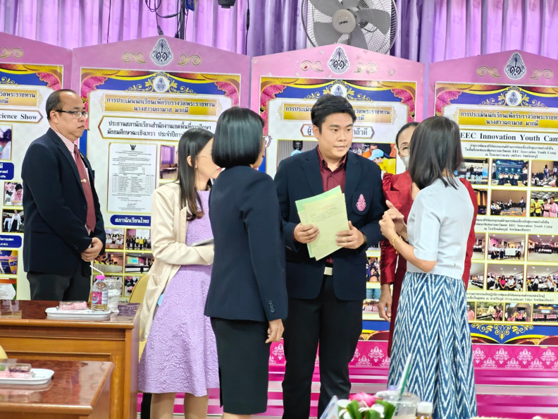 LINE_ALBUM_2567-12-20 ประเมินนักเรียนพระราชทาน_241223_6.jpg